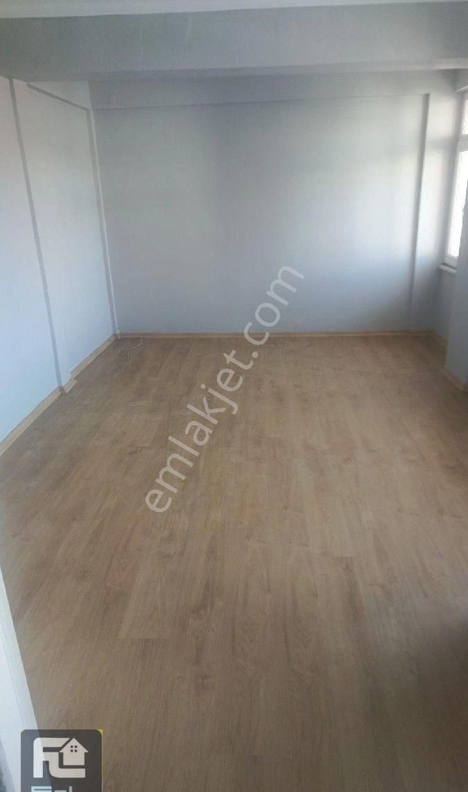 F-l Emlaktan Üsküdar Güzeltepede 3+1 Arakat Geniş Daire