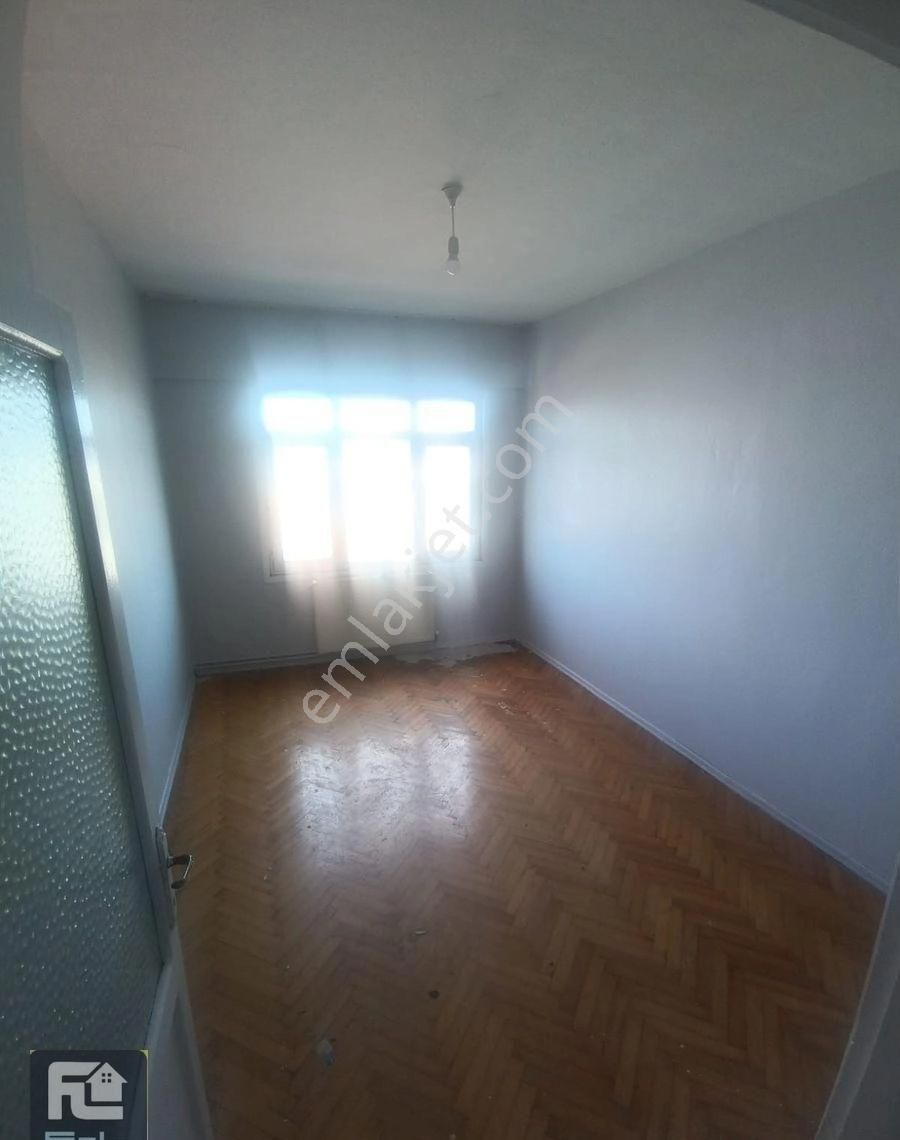 F L Emlaktan Ferah Mah 3+1 Çamlıca Cami Karşısında