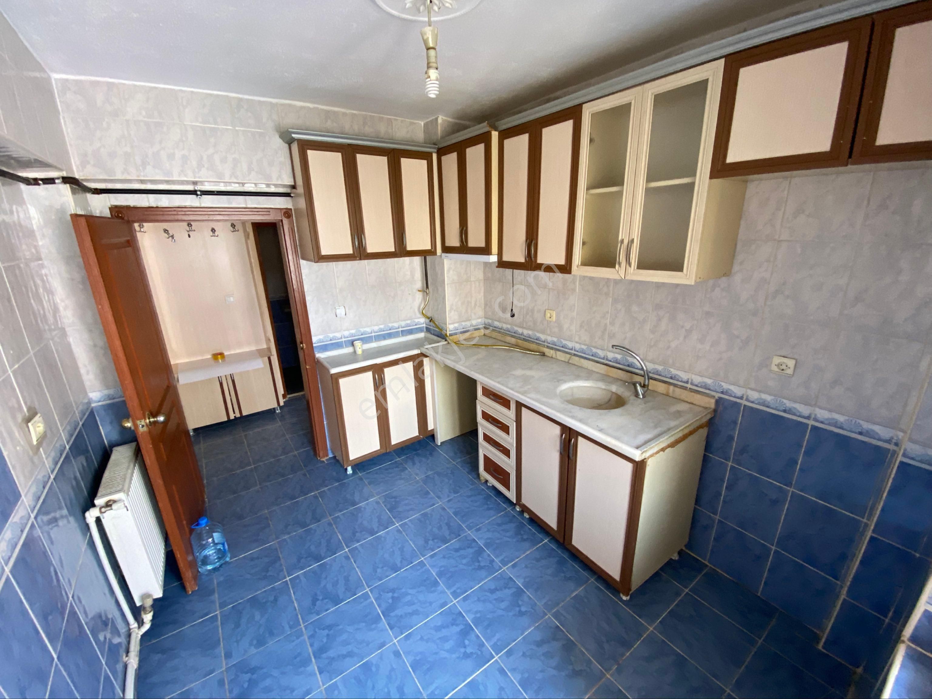 Sincan Pınarbaşı Mahallesinde 1.ara Kat Kiralık Okul Yanı 3+1 Daire