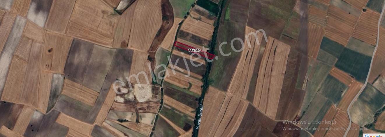 Tekirdağ Saray Demirler Köyünde Arsa , 290 M2 Yolu Var Hisseli