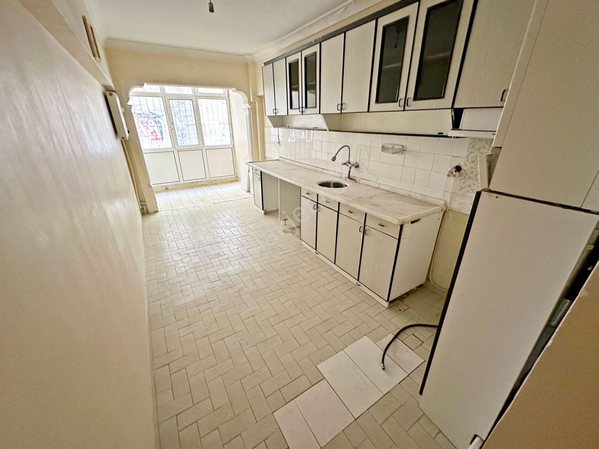 Etlik Mah. Kuyuyazısı Cad. Yanı Giriş Kat 3+1 Balkonlu Cepheleri Açık Satılık Daire