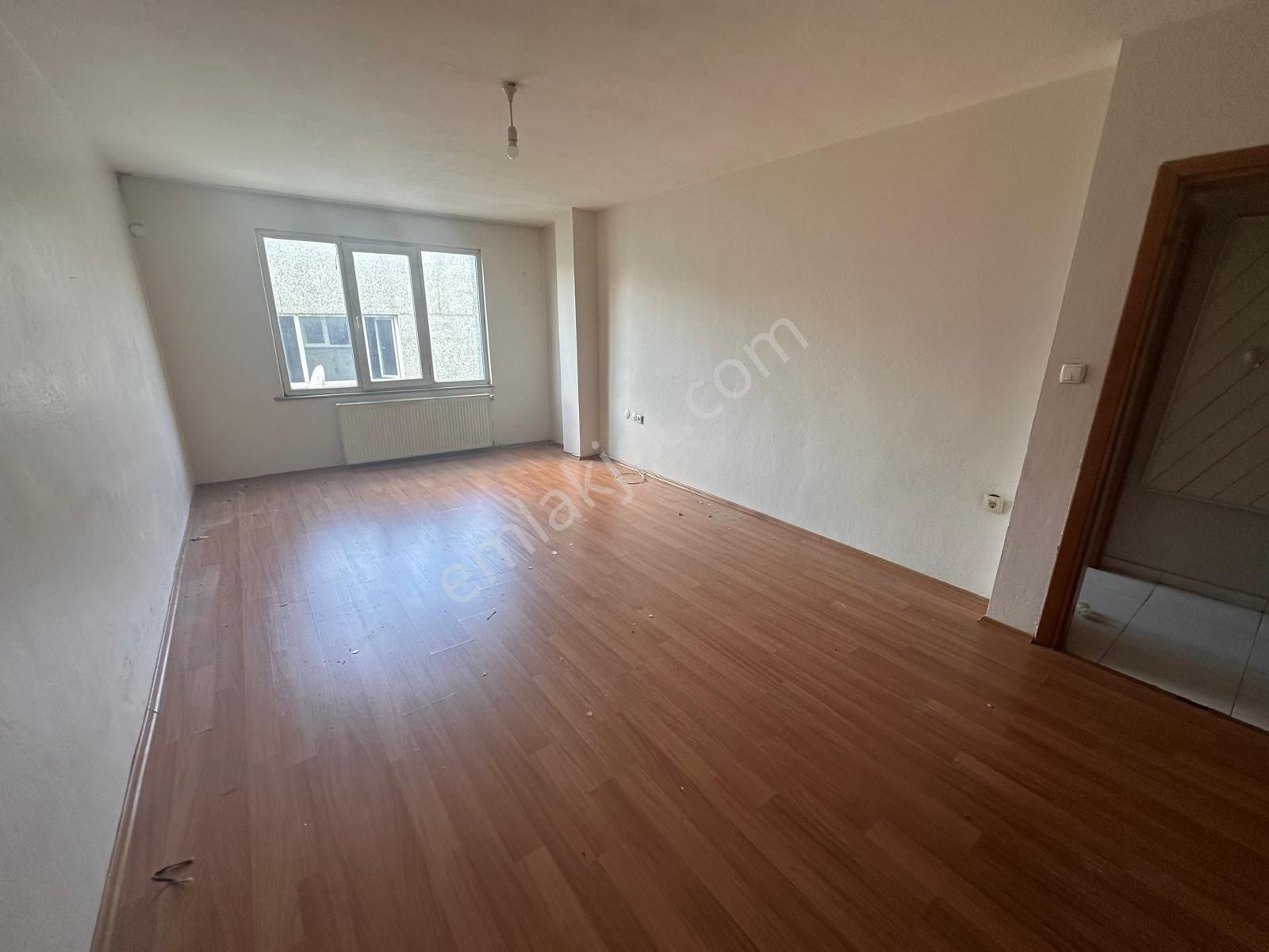 Metroya 2 Dk Cadde Üzeri 3+1 Kiralık Ara Kat Daire Artumdan