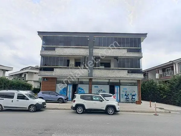 Çiftçi Emlak'tan Yazlık Aralık Cd Üzeri Satılık Cd Cepheli Dükkan