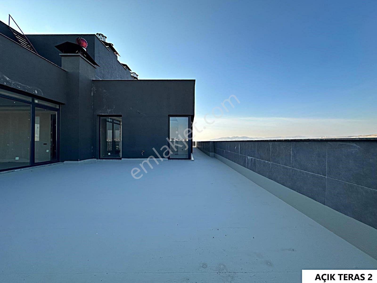 Bulvarda Sınırları Zorlayan !! 7+2 4 Cepheli 5 Banyolu Loft Site