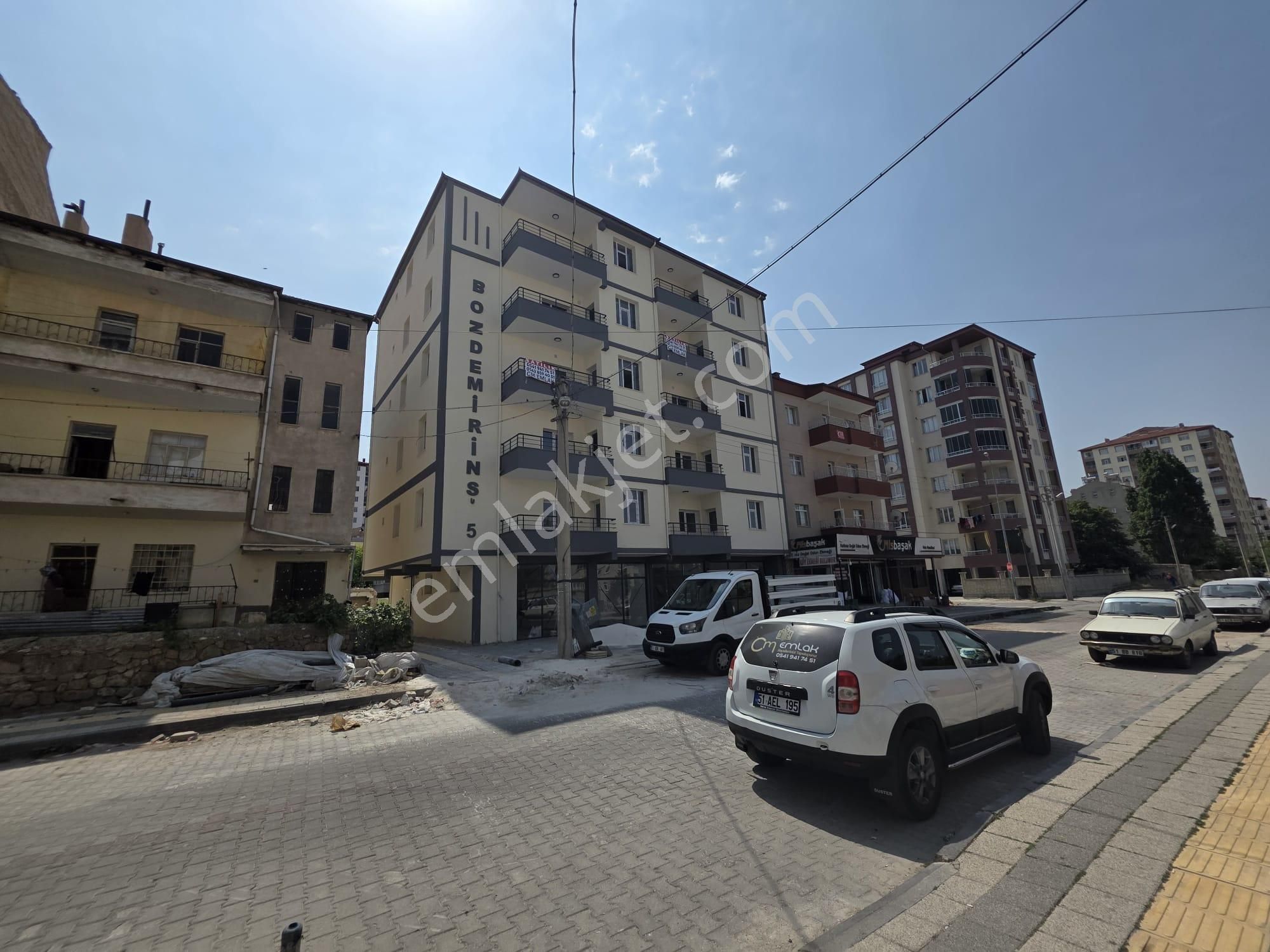 Cm Emlaktan, İlhanlı Mah. Özkaya Market Yanı 4. Kat , Geniş 2+1 Satılık Daire