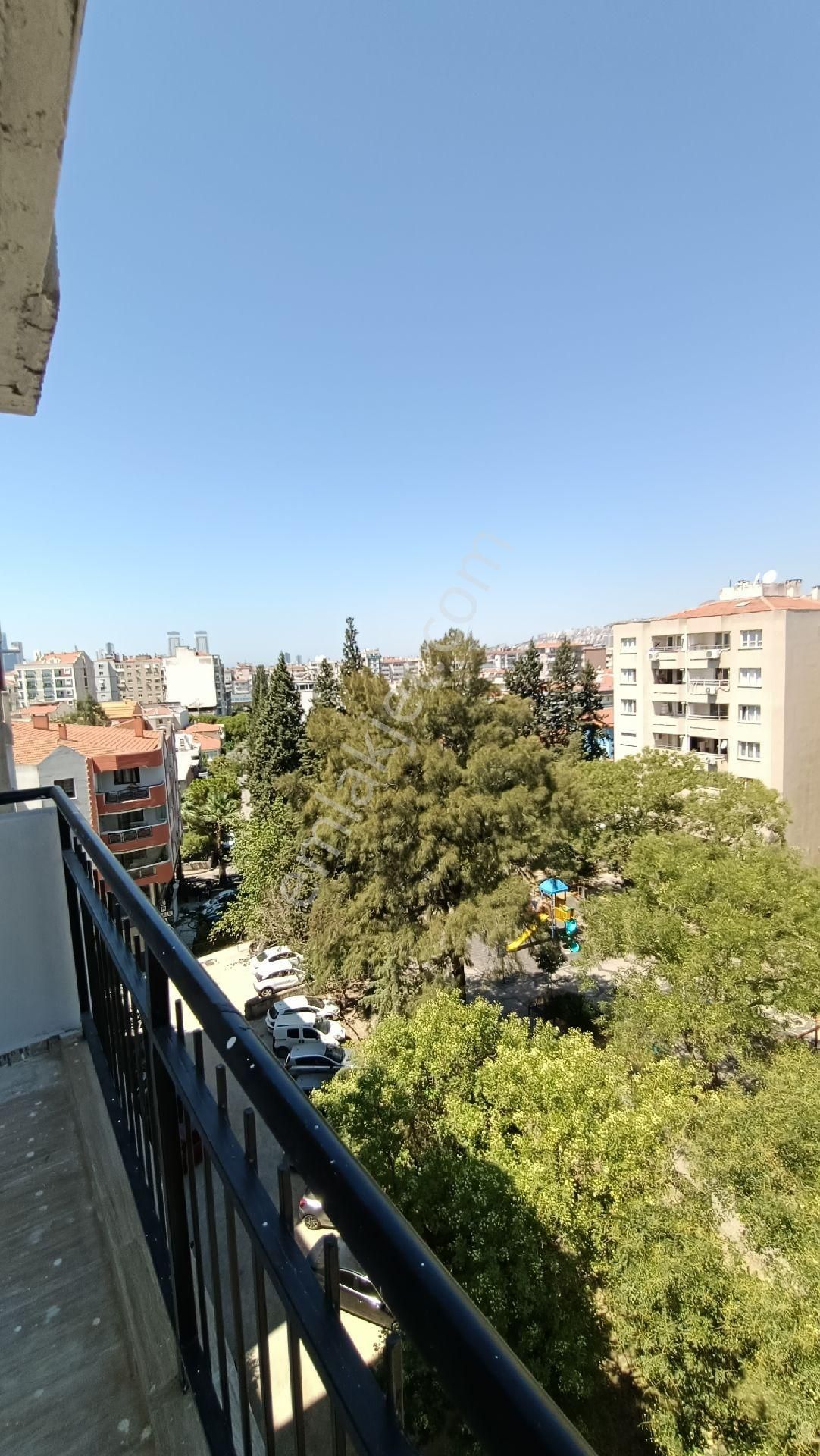 Kazım Dirik Mah. Ege Üniversitesi Hastanesi Gediz Cad. 3+1 145 M2 Kiralık Daire
