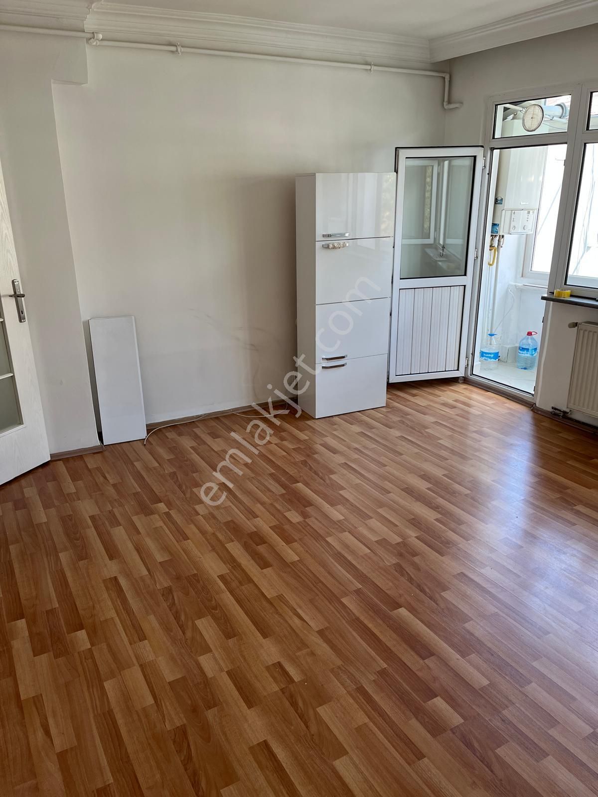 Bayrampaşa Kartaltepe'de 2+1 Kiralık Daire Çimenli Sokak'ta Masrafsız