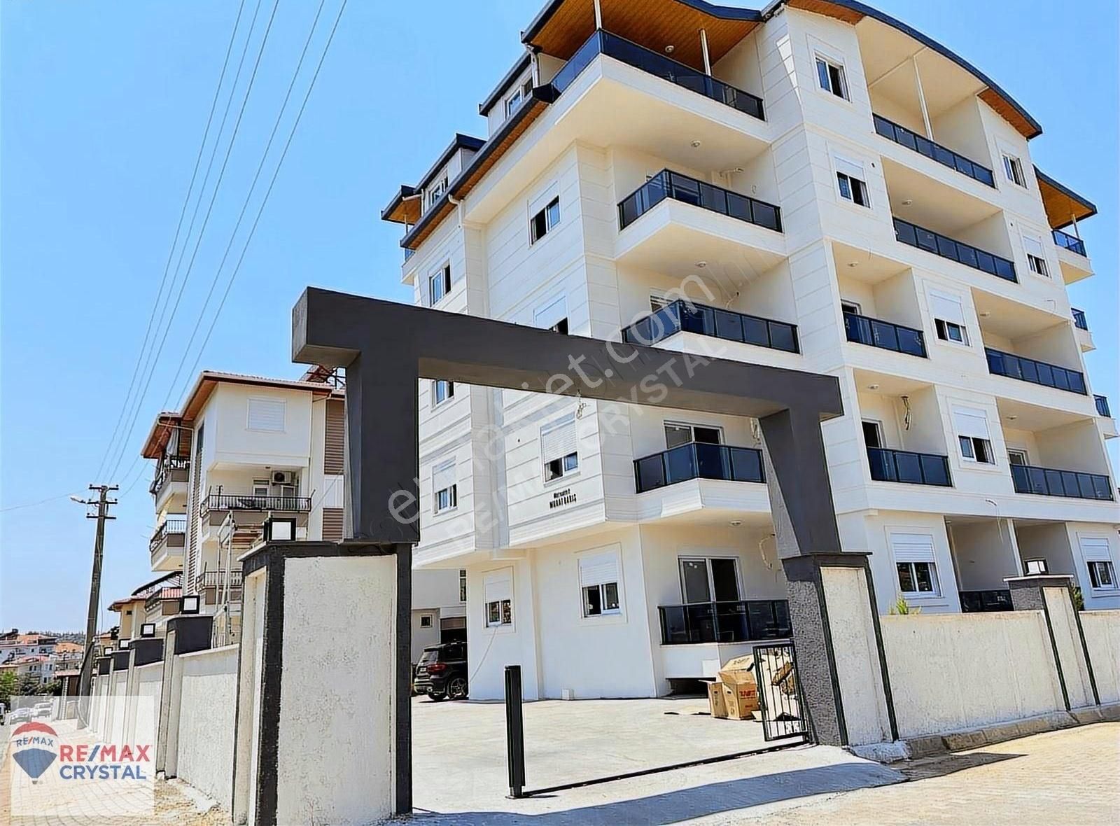 Re/max Crystal'den Modern Binada Üç Cepheli 2+1!