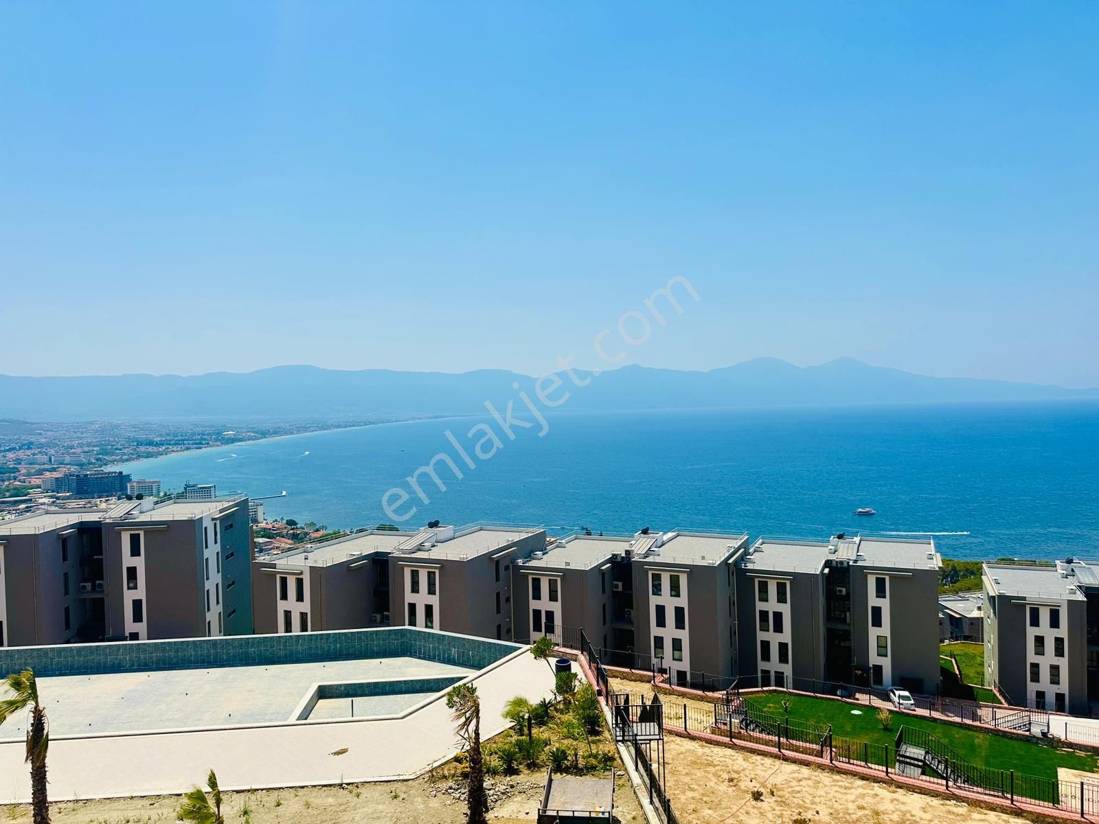 Değirmendere Mah.royal Panorama`da Deniz Manzaralı Daire Satılık