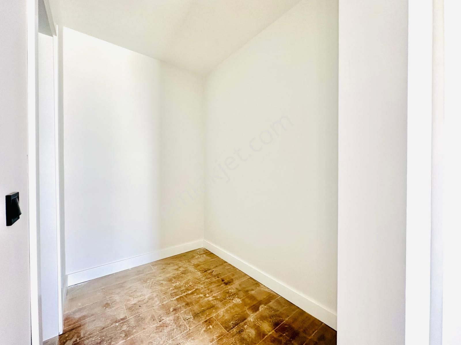 Değirmendere Mah.royal Panorama`da Deniz Manzaralı Daire Satılık - Görsel 23