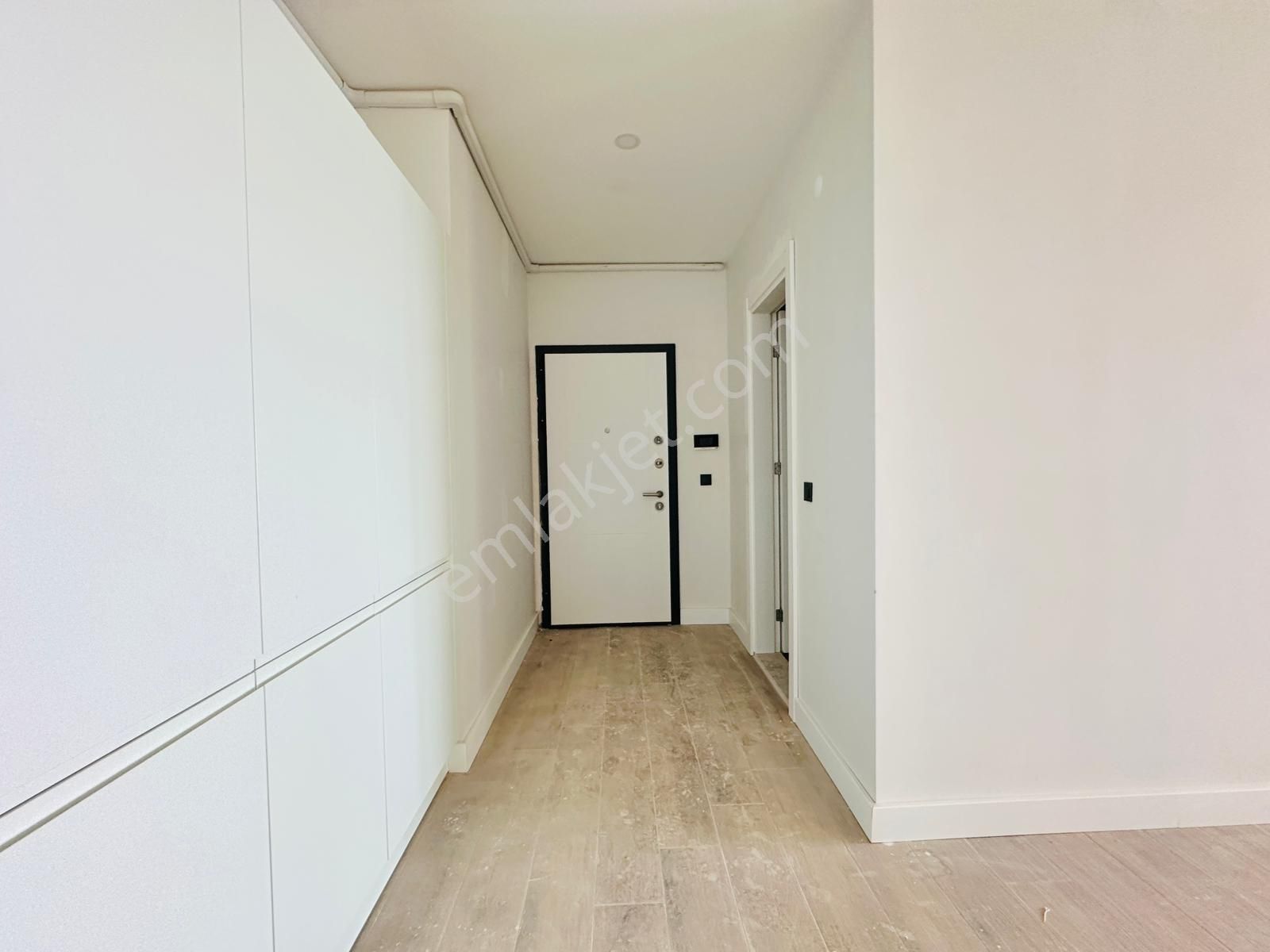 Değirmendere Mah.royal Panorama`da Deniz Manzaralı Daire Satılık - Görsel 3