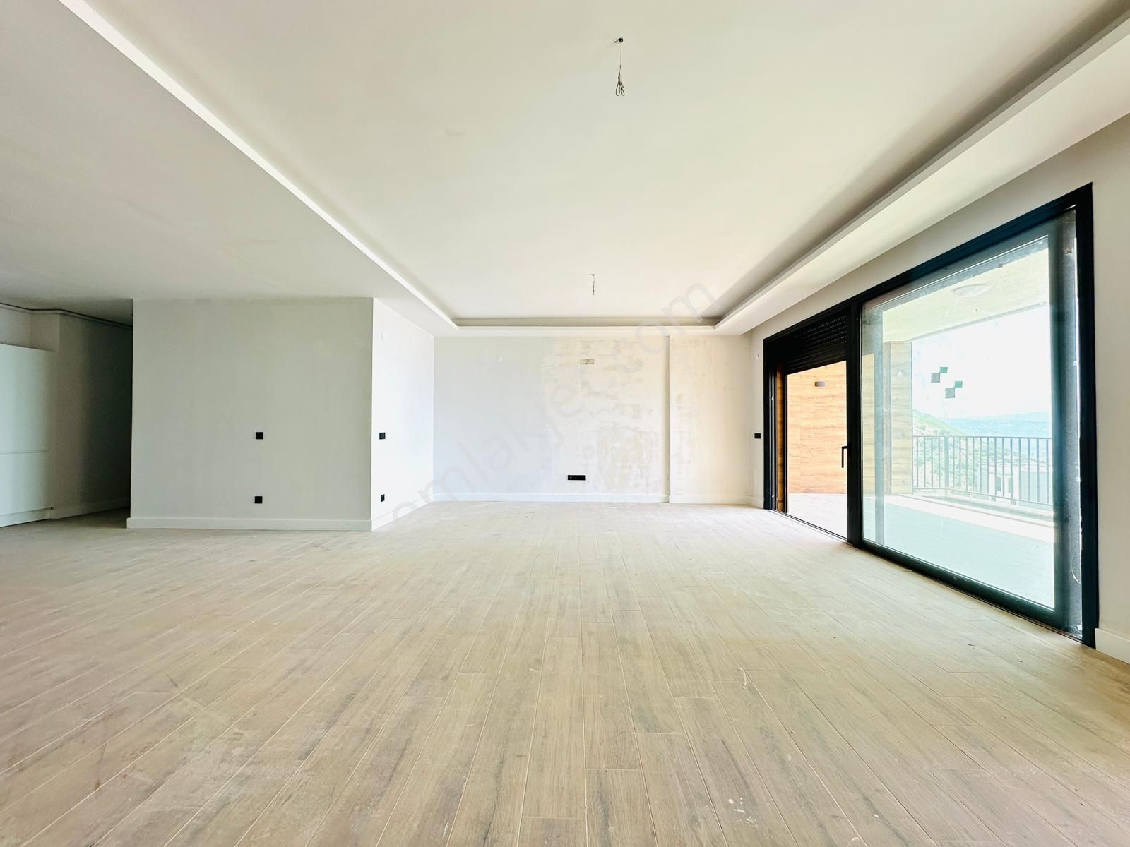 Değirmendere Mah.royal Panorama`da Deniz Manzaralı Daire Satılık - Görsel 10