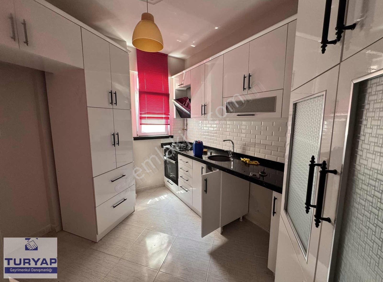 Silivri Sahilde Satılık Geniş Ferah 3+1 Daire - Görsel 11