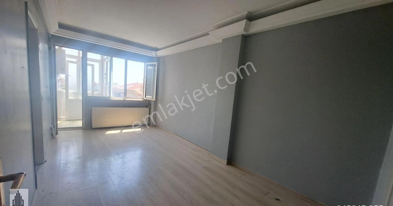 Fatih Kocamustafapaşada Kiralık Boyalı Balkonlu Daire