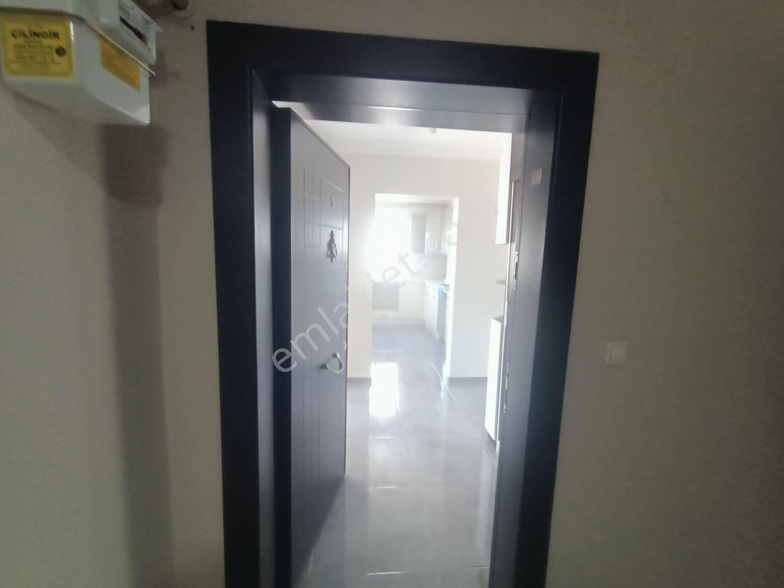 Barbaros Caddesinde Ege Yaşam Evleri Sitesinde Full Yapılı 3+1