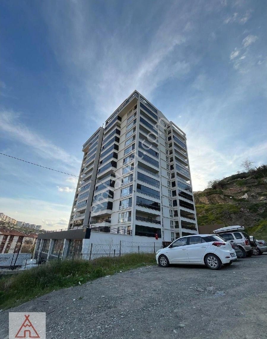 Uzman Emlak'tan 3+1full Eşyalı Çok Geniş Manzaralı Lüks Yeni Binada Daire