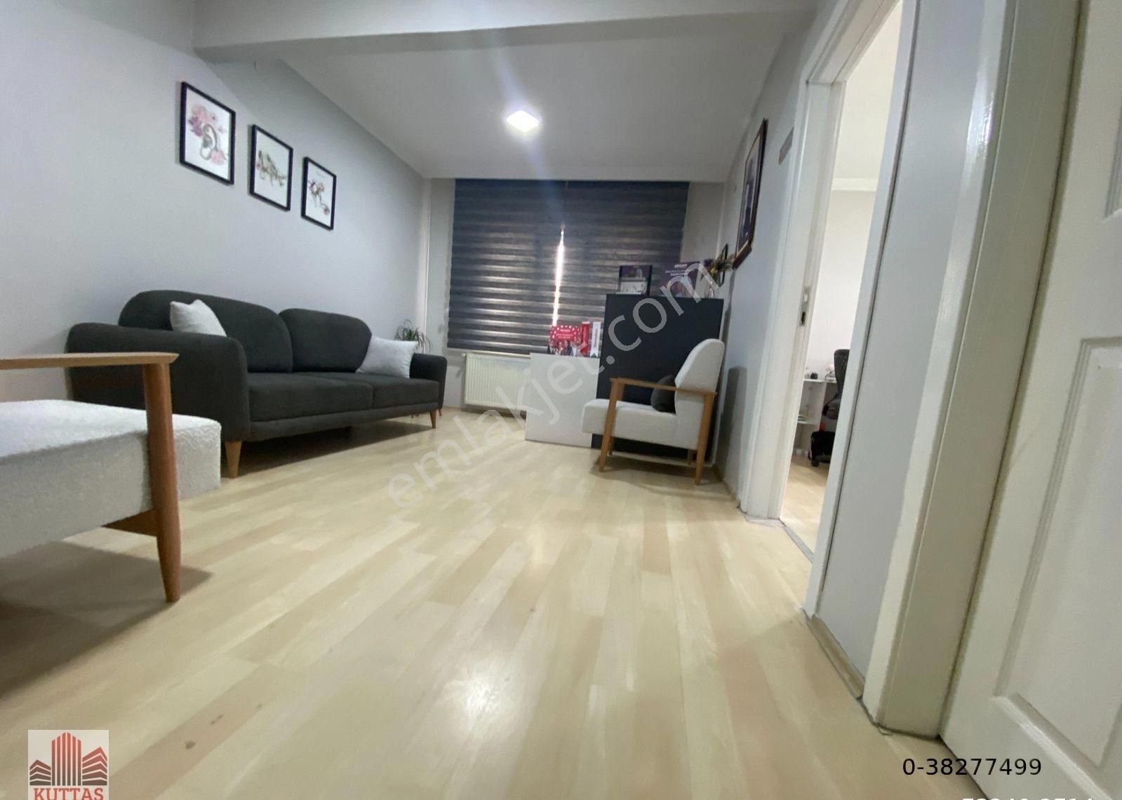 Kuttaş'tan Emek'te Yatırım İçin Uygun Bir Daire 8. Çadde Üzerinde Y. Giriş 2+1 İçi Yapılı 80 M2 Ön
