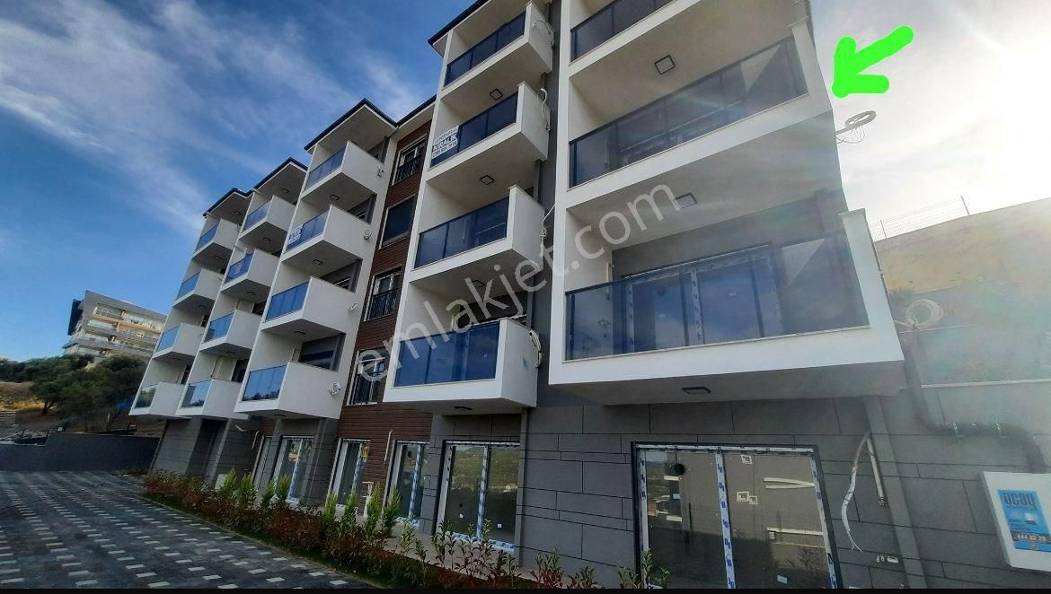 Değirmendere'de Doğa Manzaralı 1+1 Yerden Isıtmalı Satılık Daire