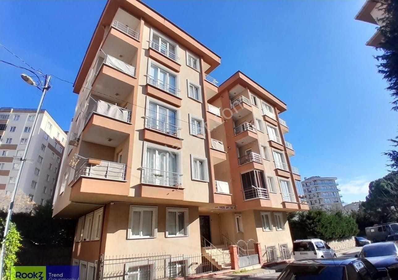 Çekmeköy Otoparklı Eşyalı 1+1 Bahçe Katı Kiralık Daire