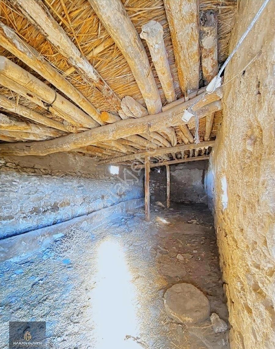 Ankara Sınırı Yunak Mevki 752 M2 2 Kata İmarlı Kerpiç Ev - Görsel 6