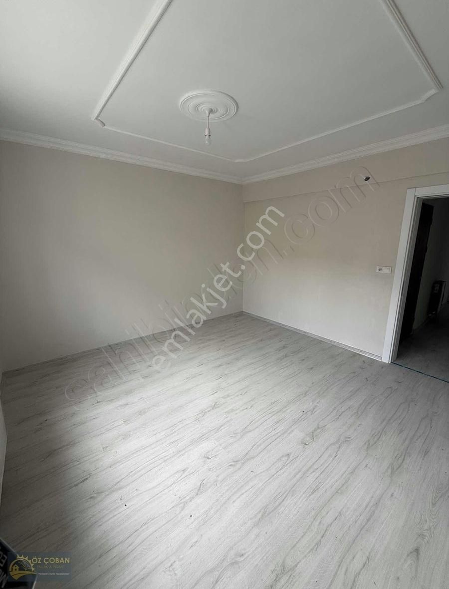 Öz Çoban Gayrımenkul'den 2+1 Ara Kat Cadde Üstü Süper Daire