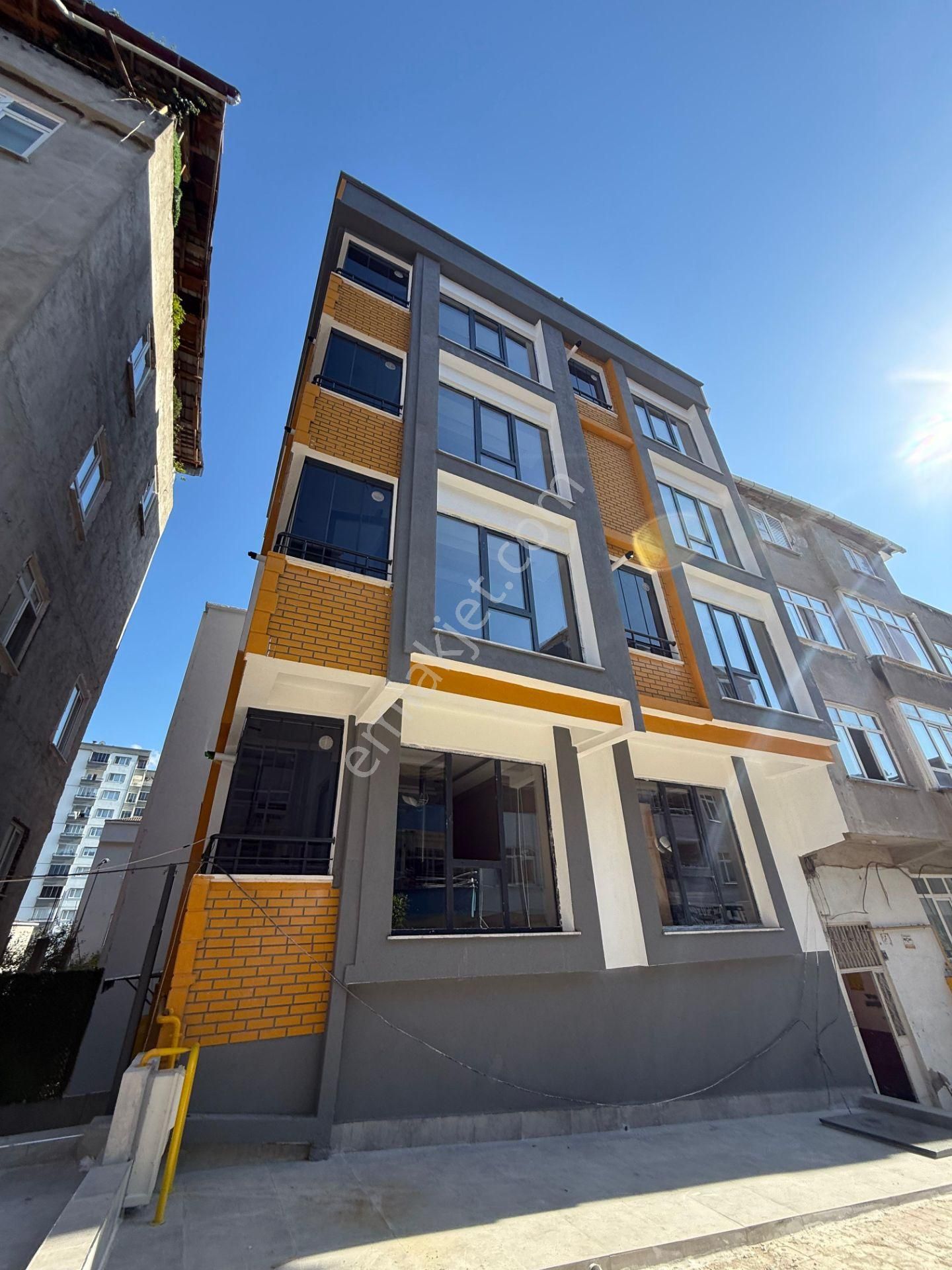Fulll Eşyalı 1+1 Şehrin Merkezinde Yüksek Kira Getirili