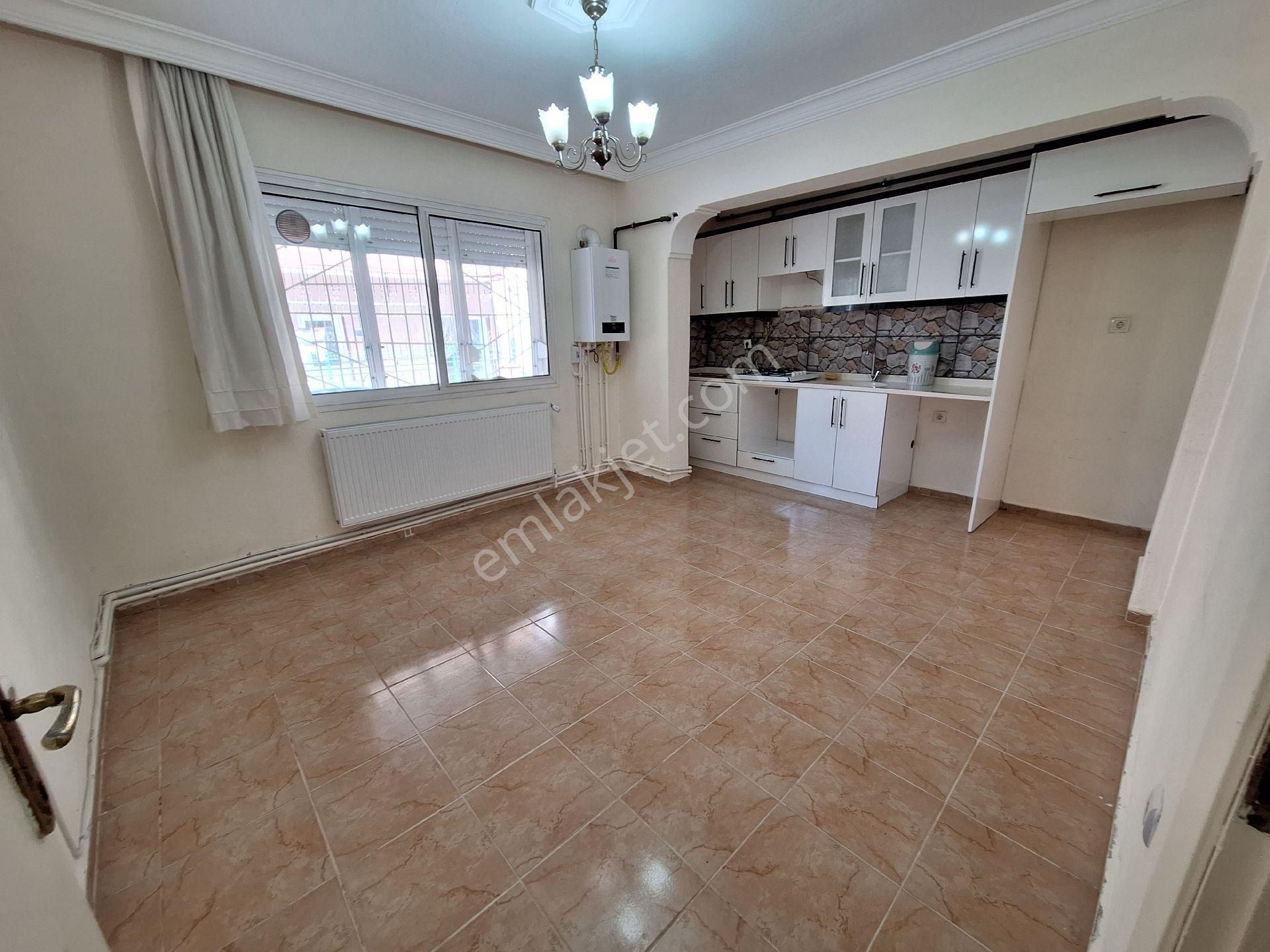 Yeşilyurt Cadde Yakını 1+1 Doğalgazlı Yeni Bina Da Yüksek Giriş Kiralık Daire
