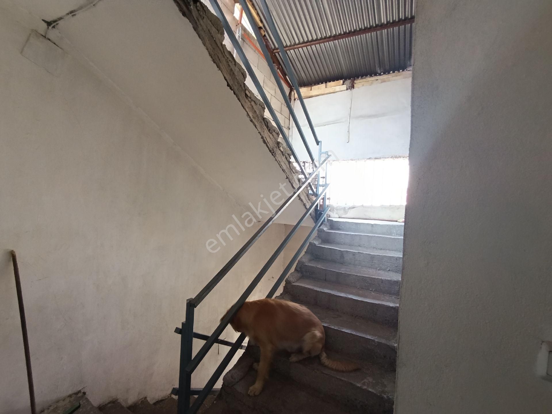 Düztepe Cemal Gürsel Mahallesinde 3 Katli 107m2 Mustakil Ev - Görsel 10