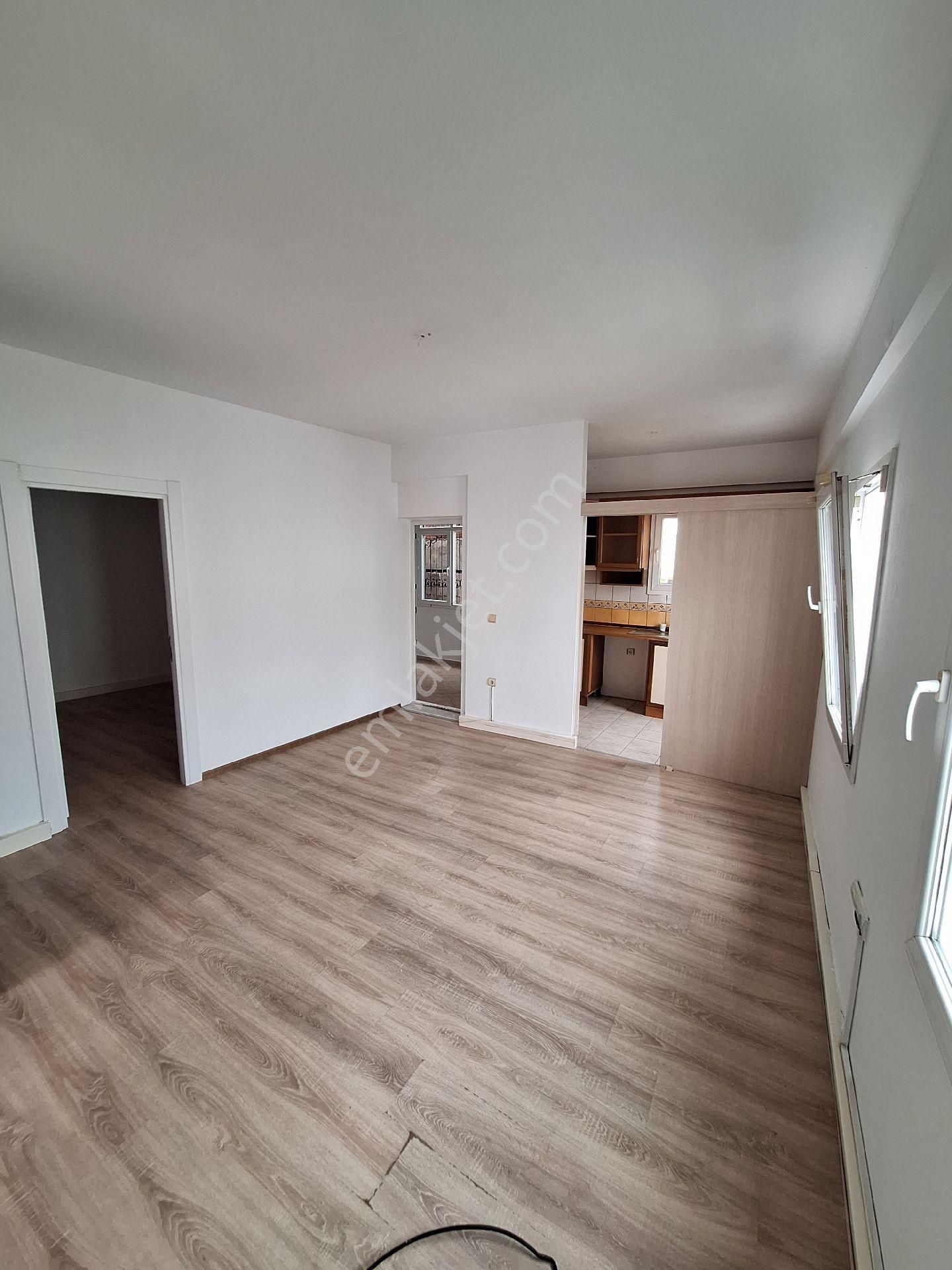 Çarşı Mahallesi Kiralik 2+1 Daire Ve Üst Kat İşyeri/ofis