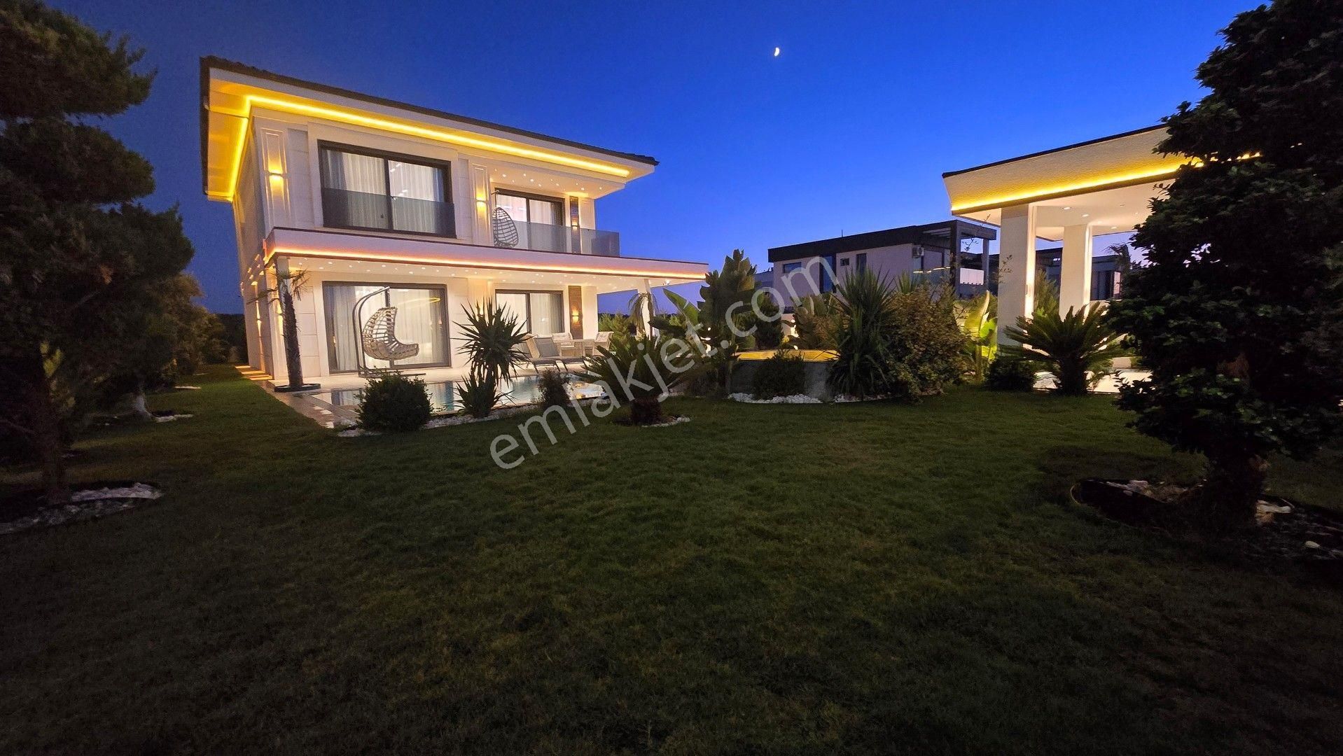 Didim Efeler’de 500m2 Arsa İçerisinde Full Eşyalı Ultra Lüks Villa