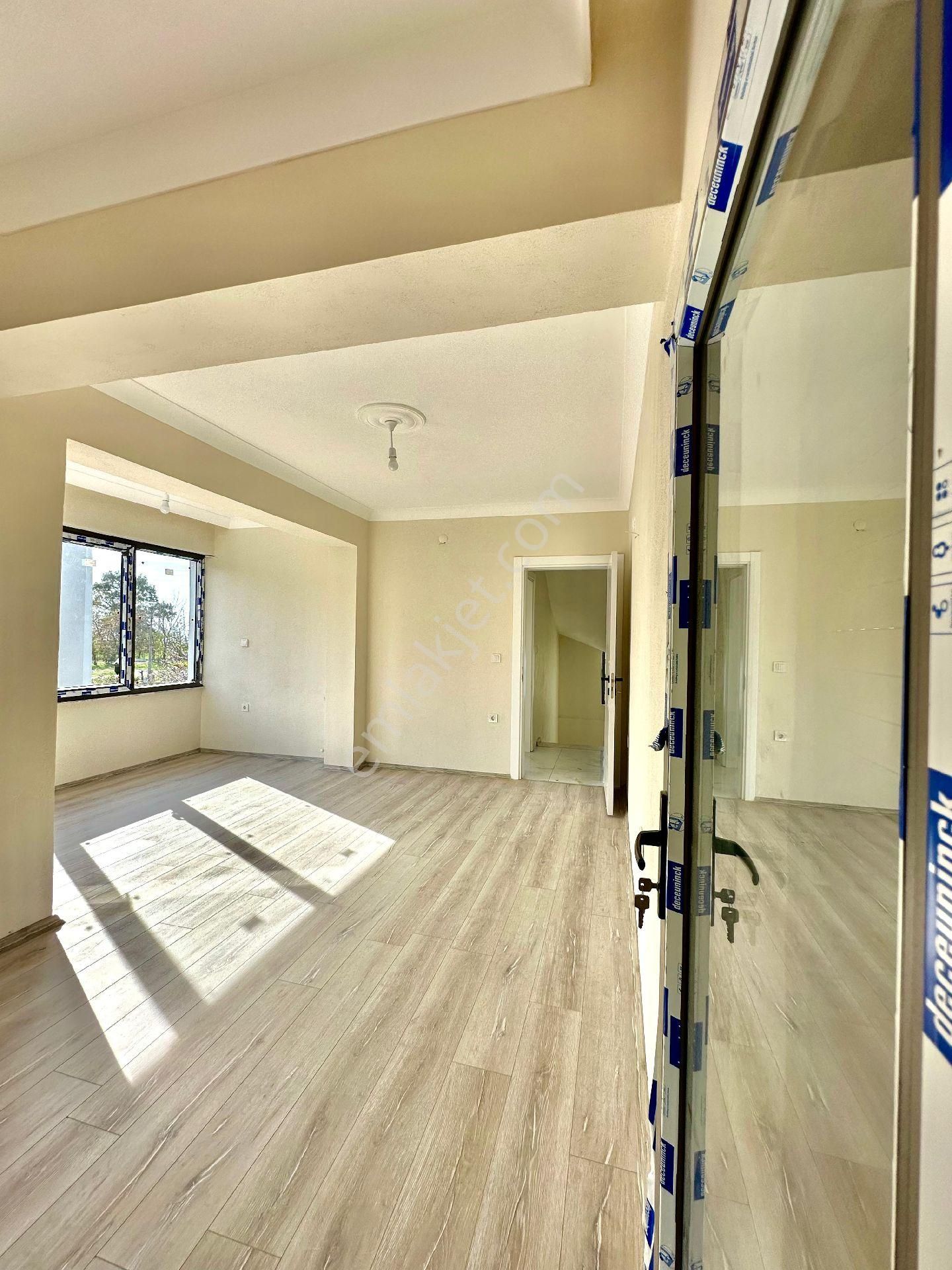 Dikili Kabakum Da Denize 50 Metre Uzaklıkta 4+1 Satılık Villa - Görsel 17