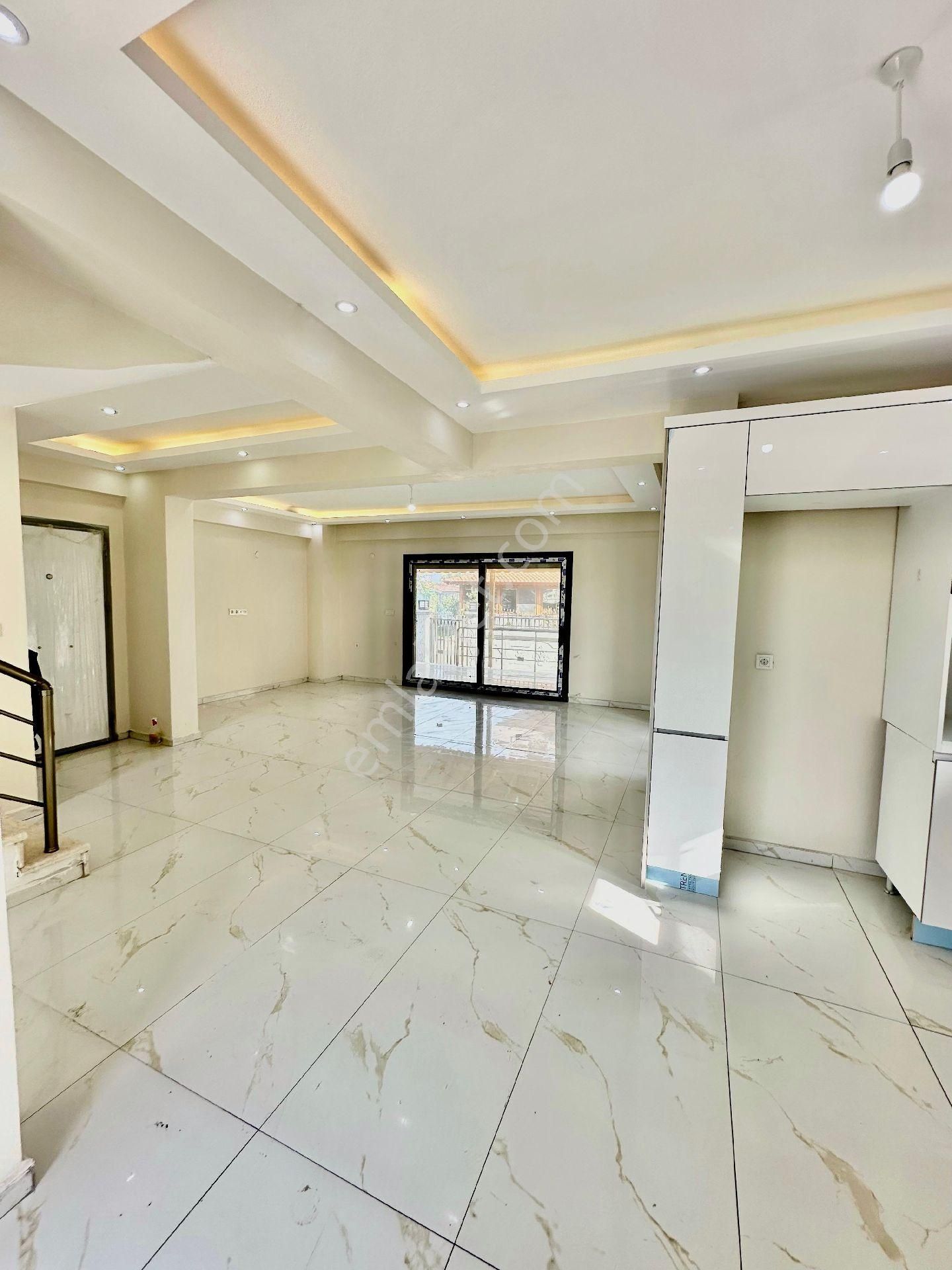 Dikili Kabakum Da Denize 50 Metre Uzaklıkta 4+1 Satılık Villa - Görsel 12