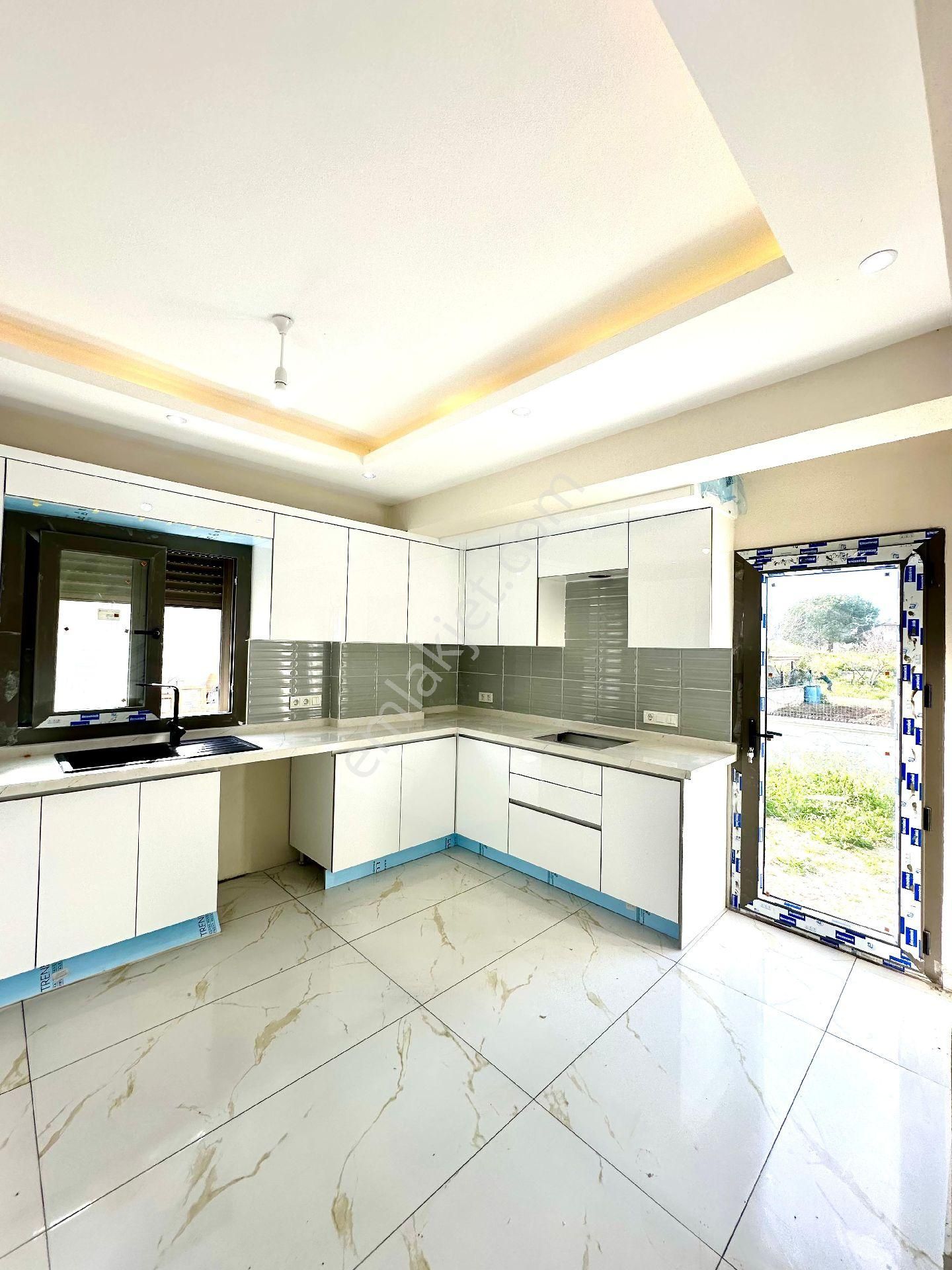 Dikili Kabakum Da Denize 50 Metre Uzaklıkta 4+1 Satılık Villa - Görsel 10