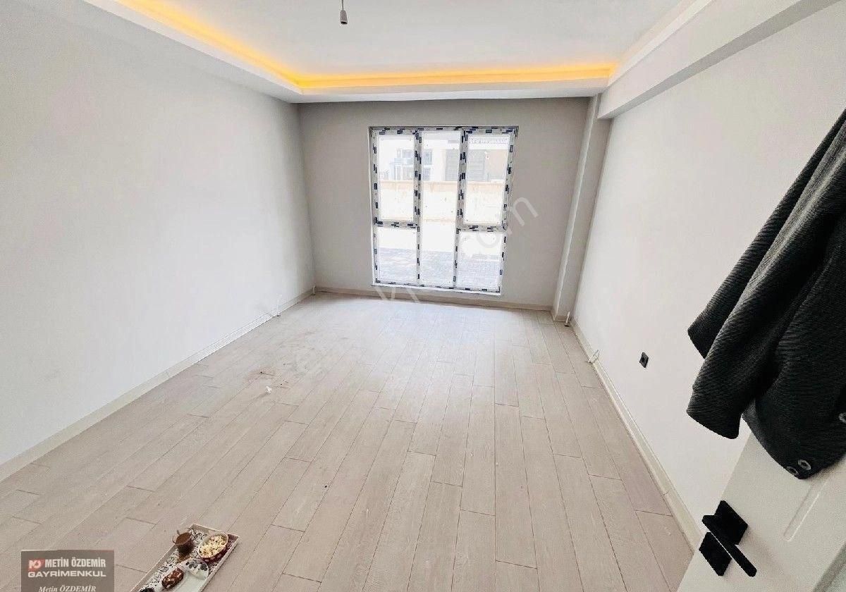 Sincan Yenikent Menderes Mahallesinde Merkezde 3+1 Girişte Lüks Daire - Görsel 18