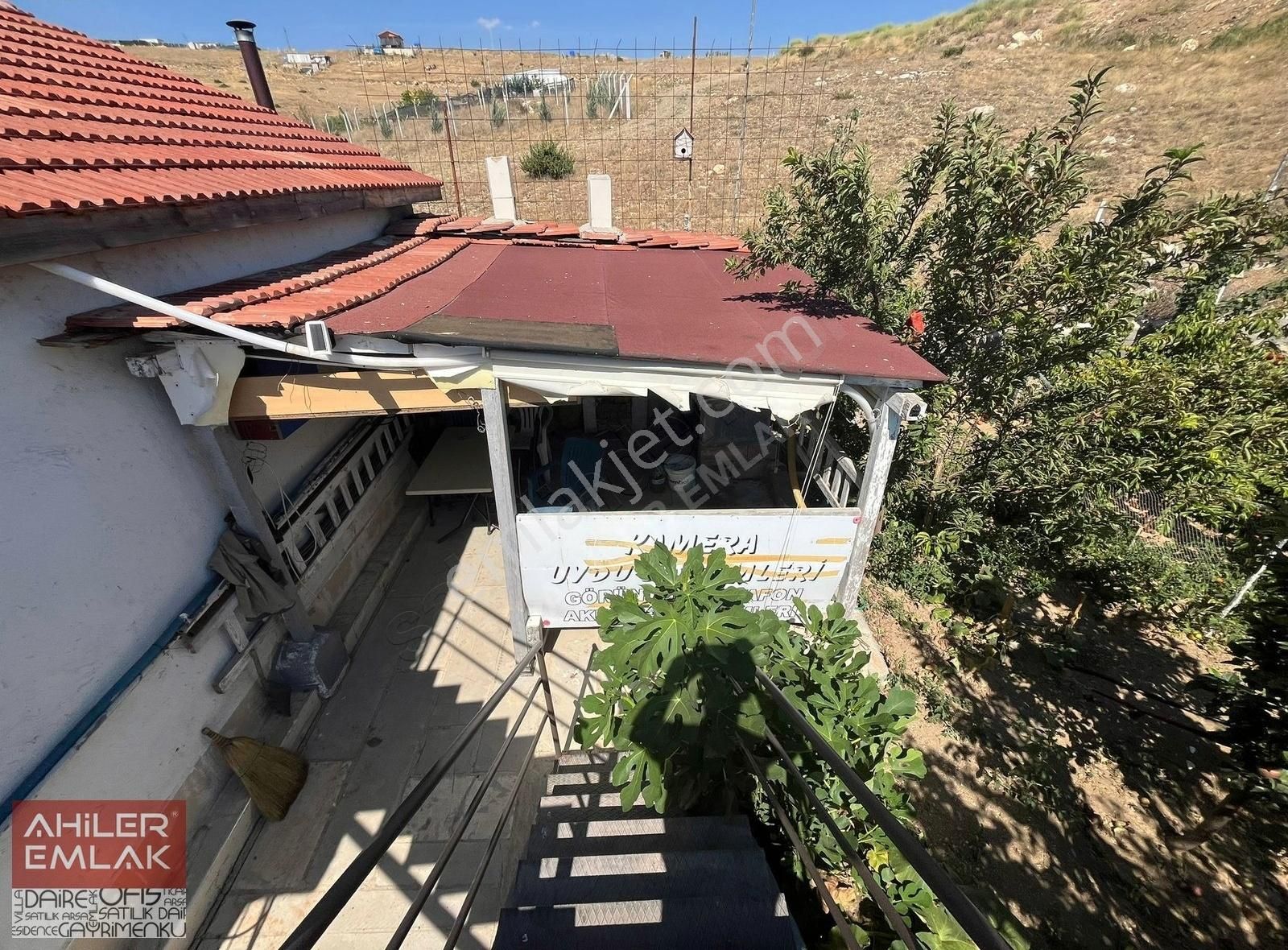Ahiler'den İmarlı Arsa 735m2 Tek Tapu Betonarme Evi Dahil Satılk