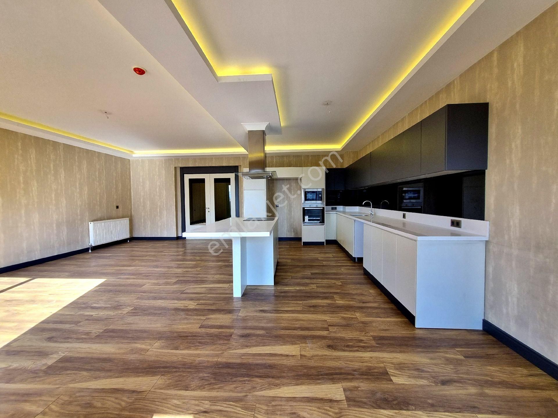 Bağbaşı'dan Ovacık'ta Emsalsiz Genişlikte 4+1-giyinme Odalı+çamaşır Odalı - 3banyolu