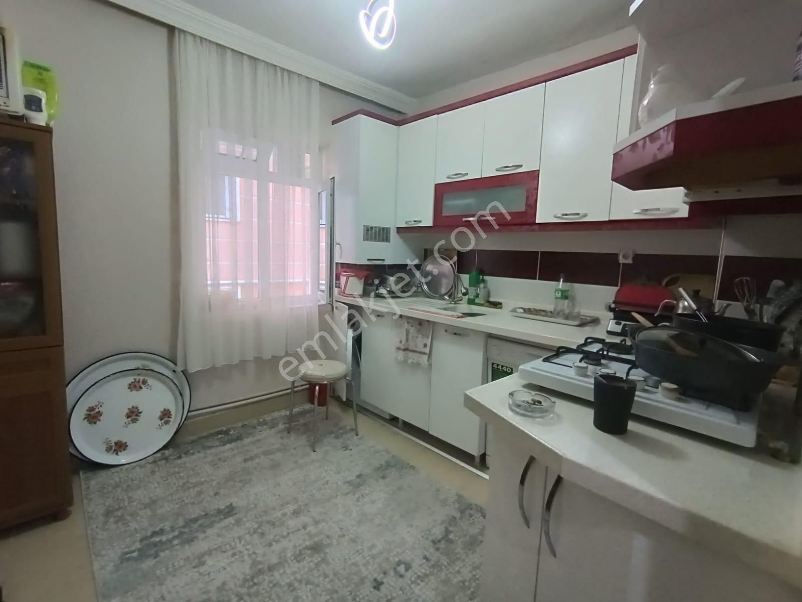 **ayaz'dan Mareşal Çakmak Mah'de 3+1 Ara Katta Bağımsız Daire**