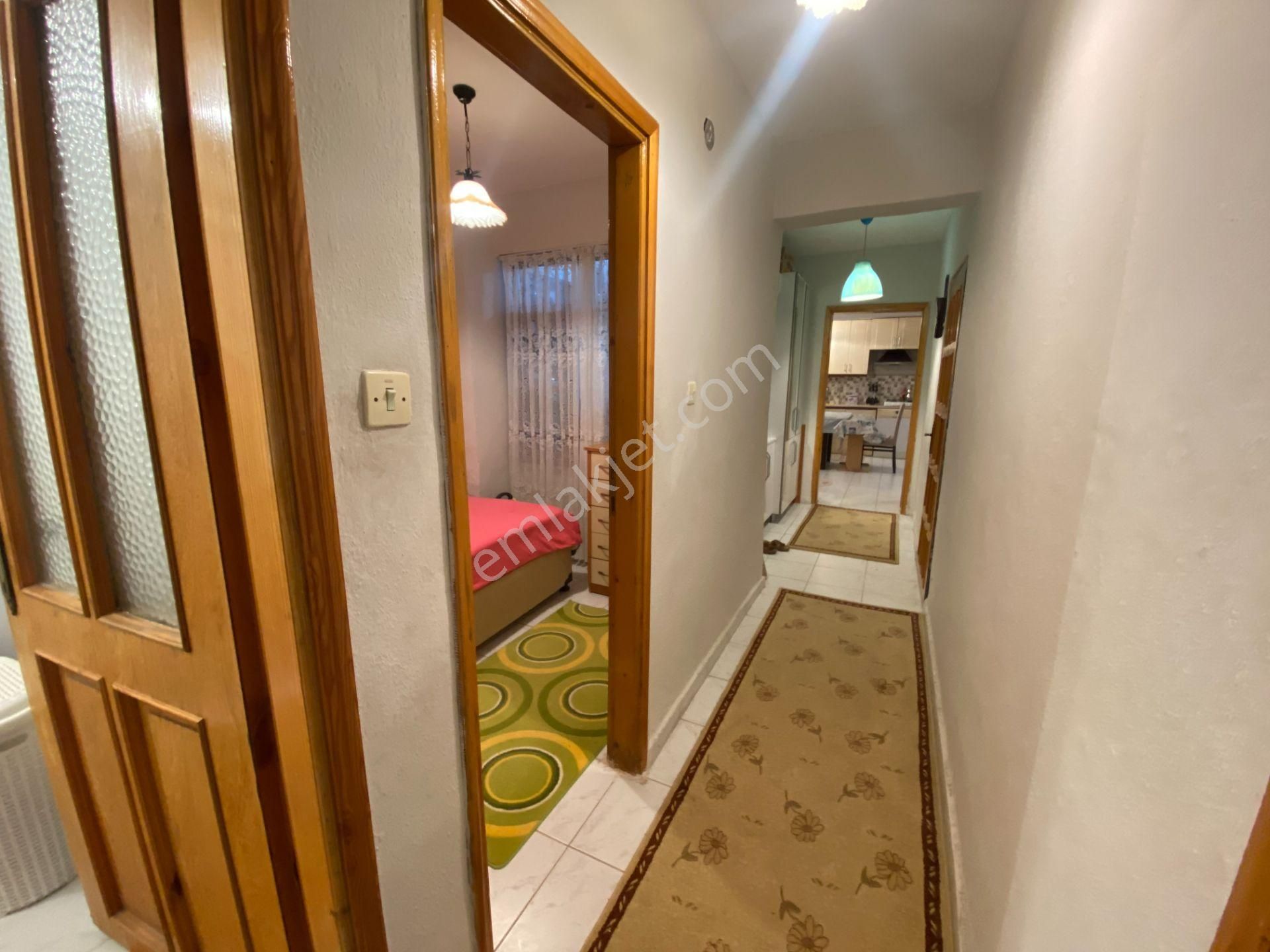 Altınoluk İlkbahar'dan Türkan Saylan Karşısında Giriş Kat 2+1 Bakımlı Daire - Görsel 3