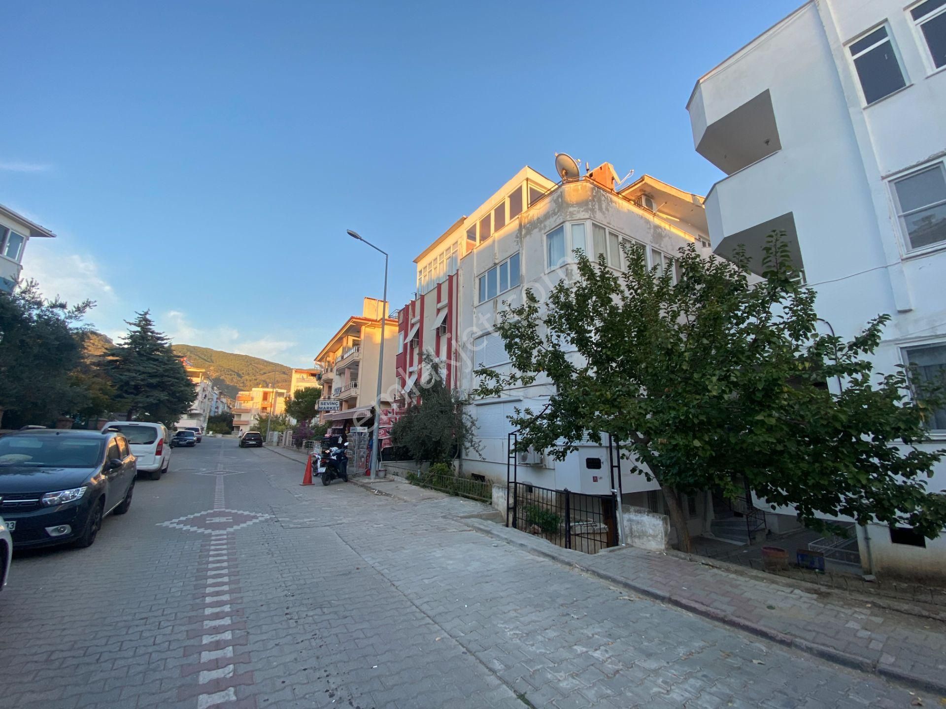 Altınoluk İlkbahar'dan Türkan Saylan Karşısında Giriş Kat 2+1 Bakımlı Daire - Görsel 24