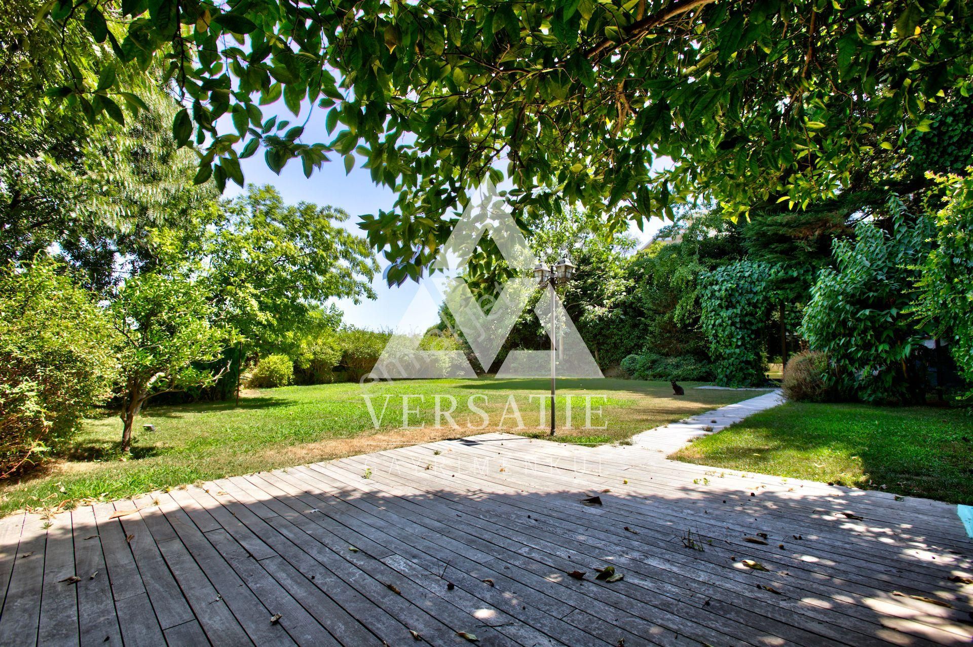 Kurucesme Arnavutkoy Ozel Sıtede 2500 M2 Bahce Icerısınde Vılla - Görsel 3