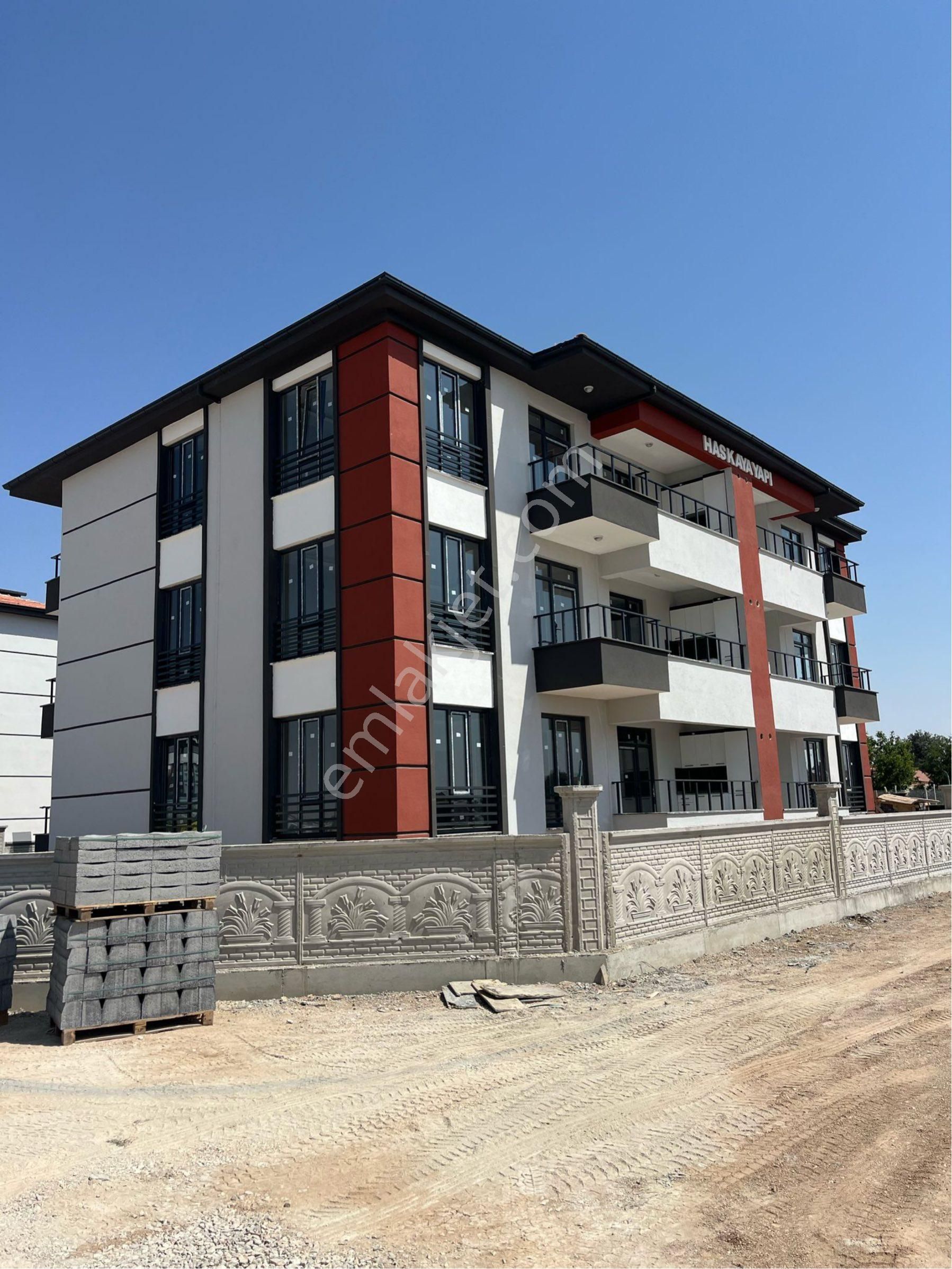 Gürhan Gayrimenkulden Satılık Karaaslan /üzümcü Mahhalesinde 3+1 Son Kat