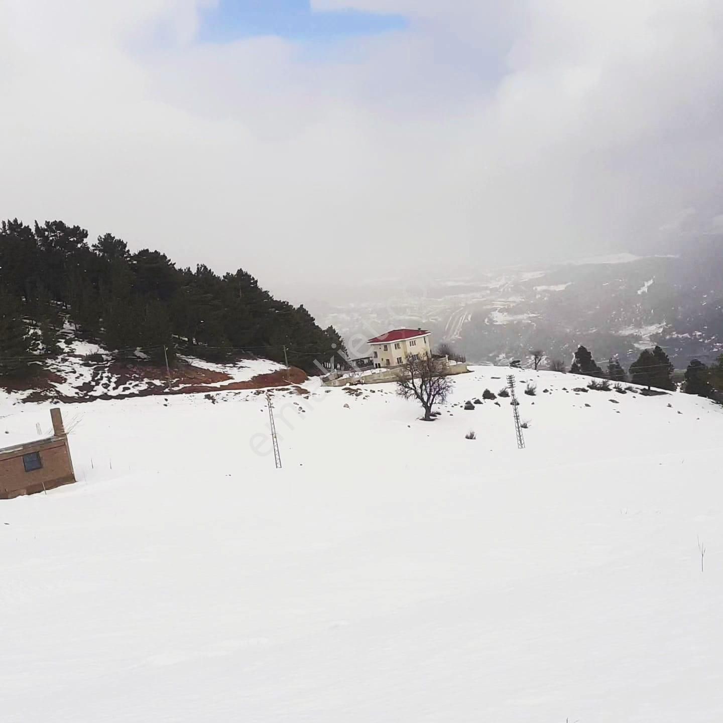 Pozantı Kar Emlaktan Yeni Konacık Bozkırlı Mevkiinde 400 M2 Arsa