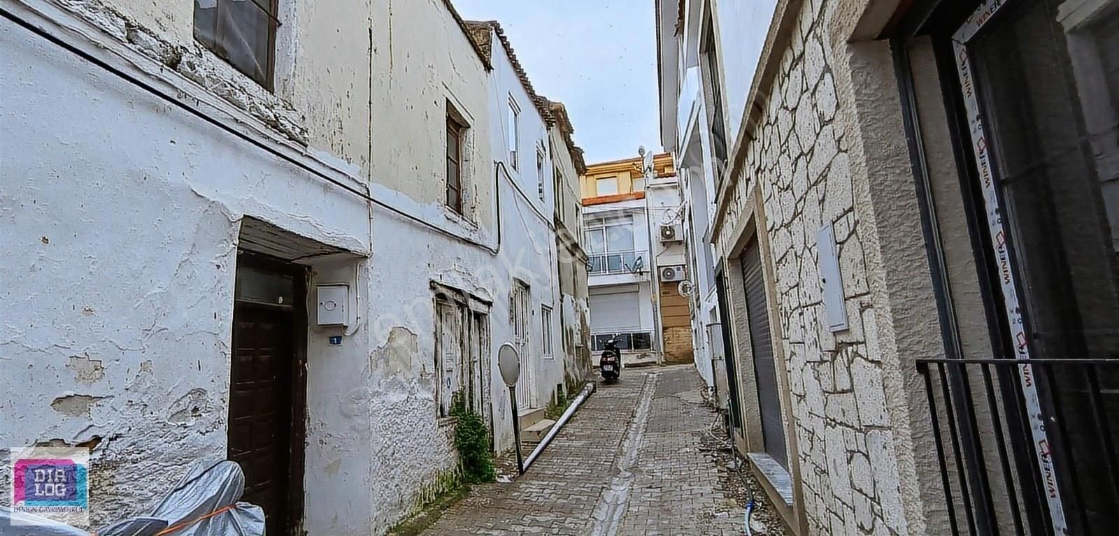 Çeşme Merkez'de Satılık Müstakil 3+1 Rum Mimarisi Ev - Görsel 6