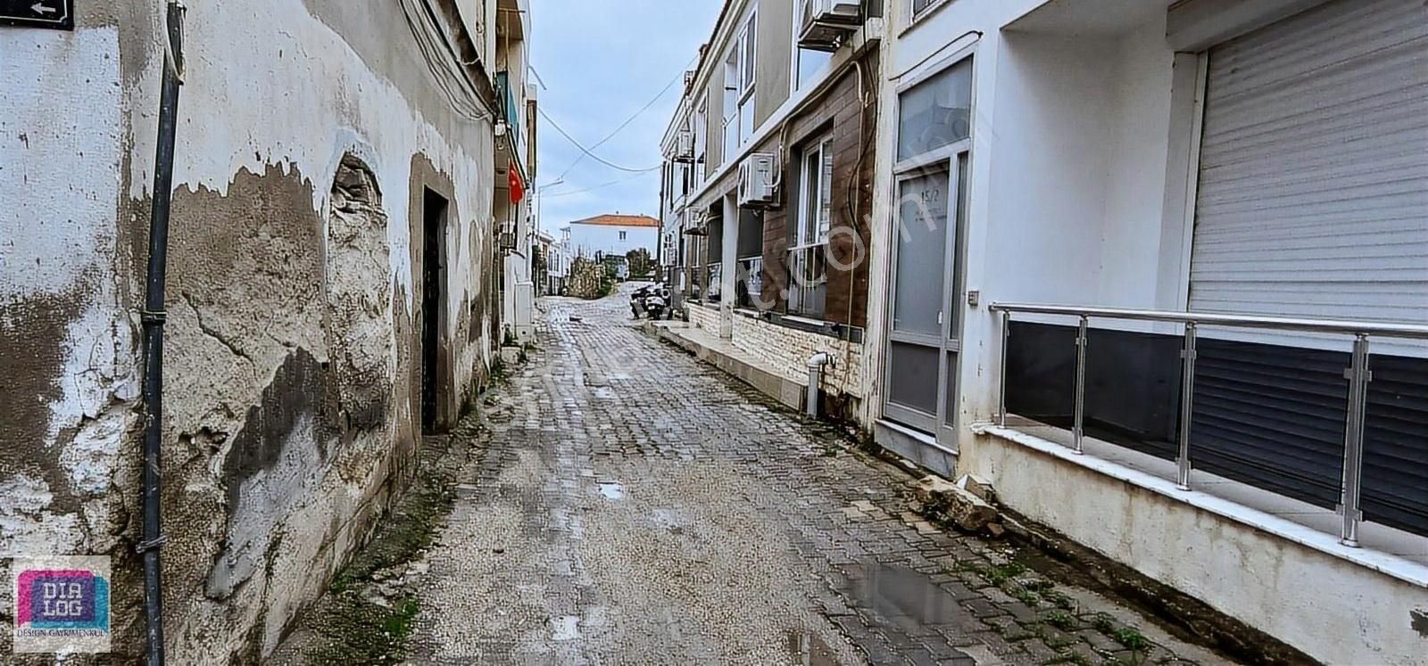 Çeşme Merkez'de Satılık Müstakil 3+1 Rum Mimarisi Ev - Görsel 2