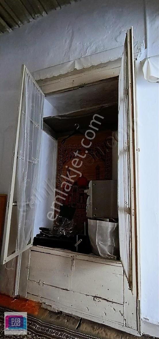 Çeşme Merkez'de Satılık Müstakil 3+1 Rum Mimarisi Ev - Görsel 9