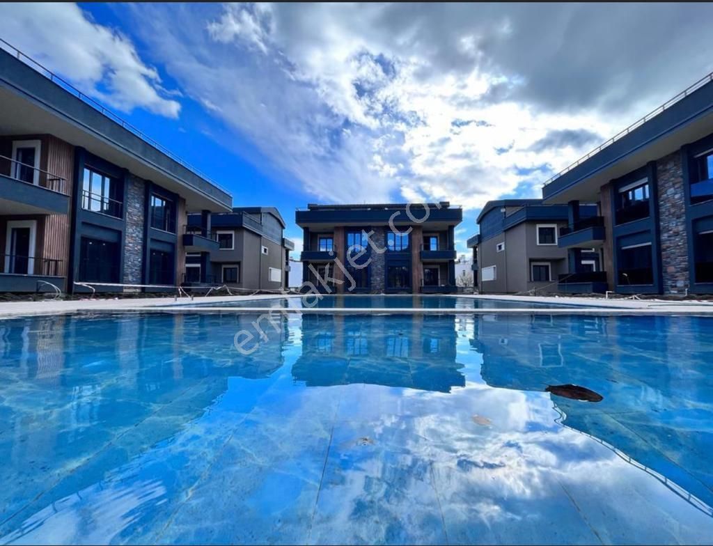 ꧁akçay Ay Emlak'tan꧂tahtakuşlar'da Denize 200 M Yüzme Havuzlu*full Eşyalı*satılık 4+1 Dublex Daire
