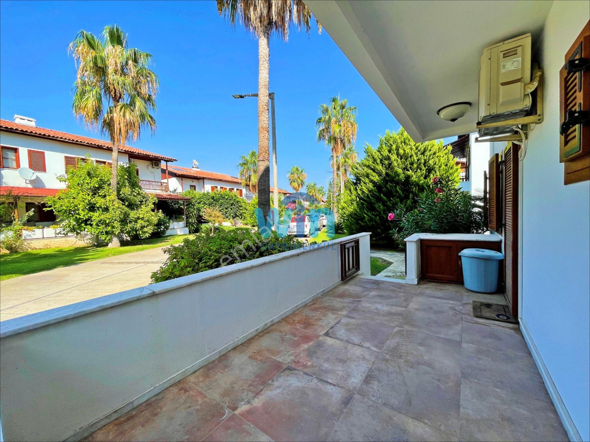 Win'den Gama Konutlarında Tadilatlı Eşyalı Satılık 5+1 Villa - Görsel 13