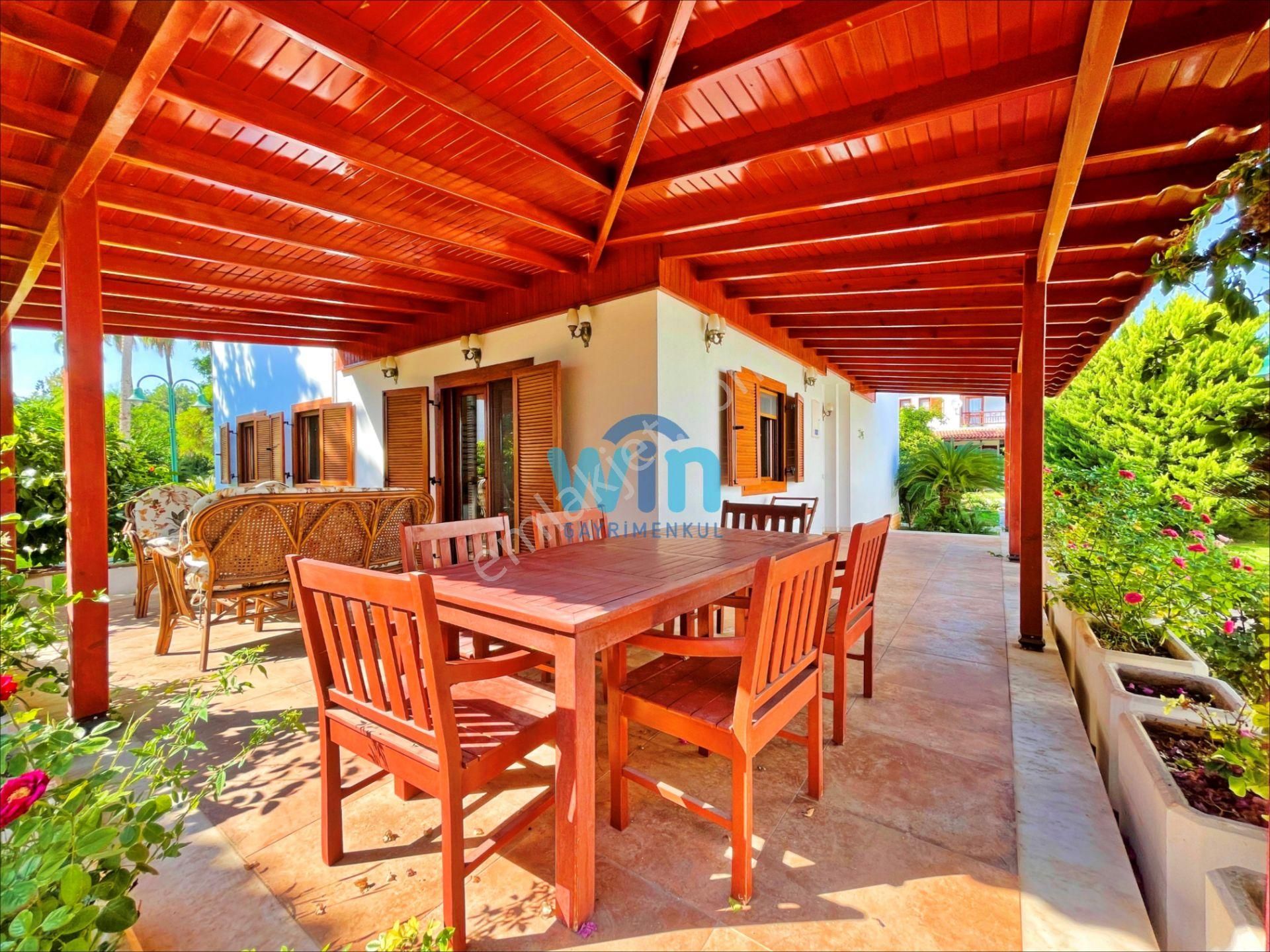 Win'den Gama Konutlarında Tadilatlı Eşyalı Satılık 5+1 Villa - Görsel 10