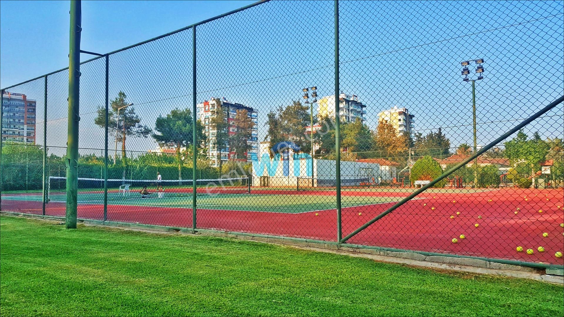 Win'den Gama Konutlarında Tadilatlı Eşyalı Satılık 5+1 Villa - Görsel 33