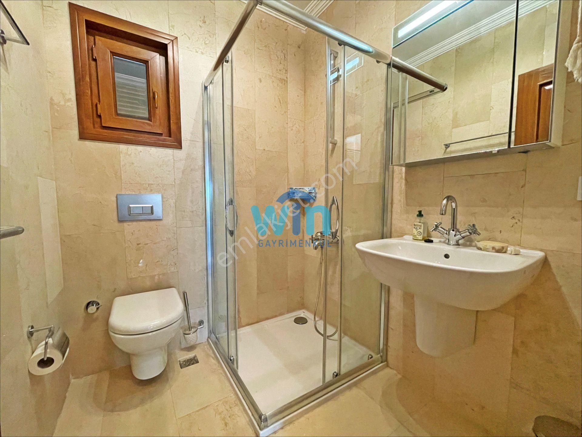 Win'den Gama Konutlarında Tadilatlı Eşyalı Satılık 5+1 Villa - Görsel 17